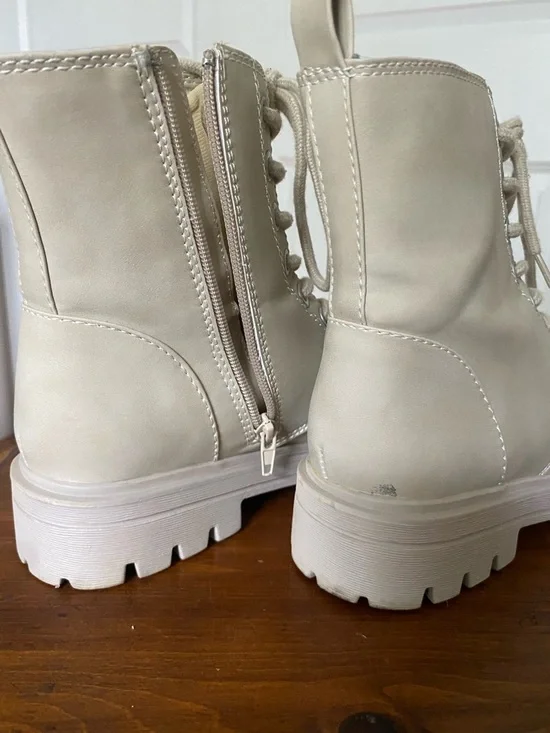 Women’s Chunky Lace-Up Combat Boots - Beige Size 8.5 - Picture 7 of 9